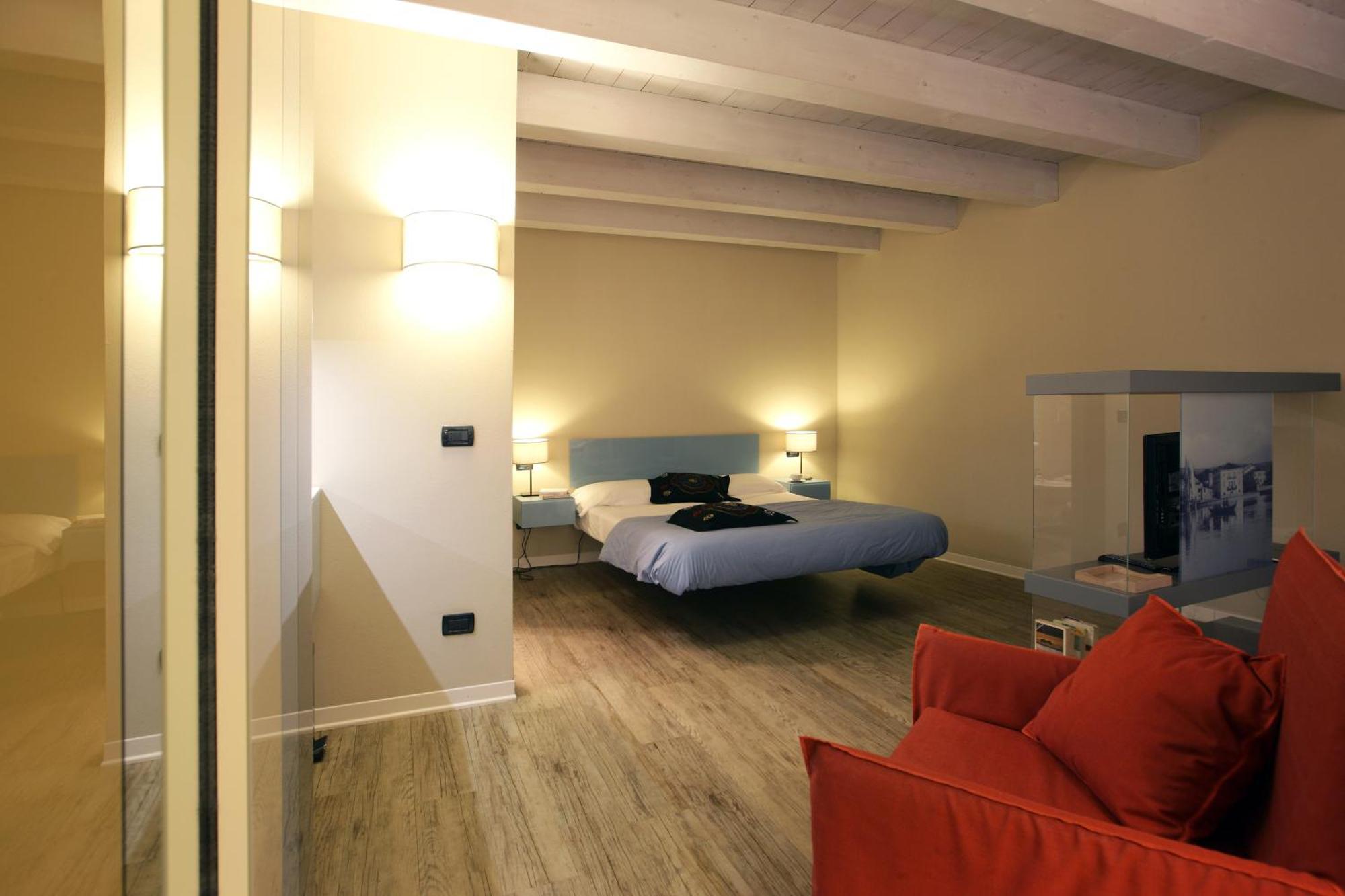 Corte San Luca Apartments Bardolino Bagian luar foto