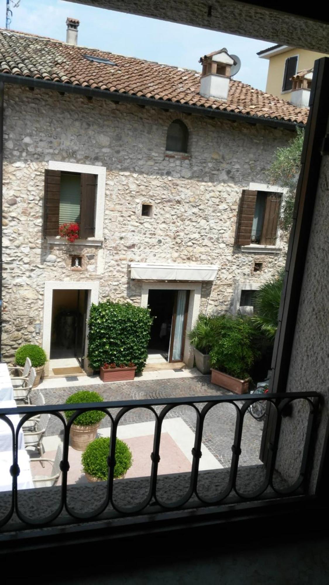 Corte San Luca Apartments Bardolino Ruang foto